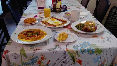 Roberts Place Cafe - Gulf Coast Cuisine